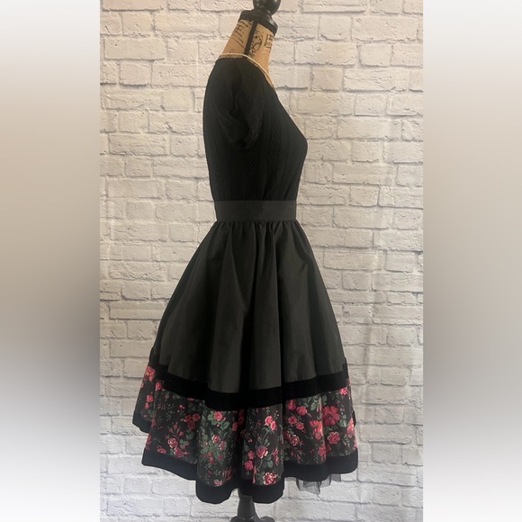 SOLD Vintage 80s Mondi Black Tulle Velvet Skirt Floral German Romantic Academia - Picture 8 of 10